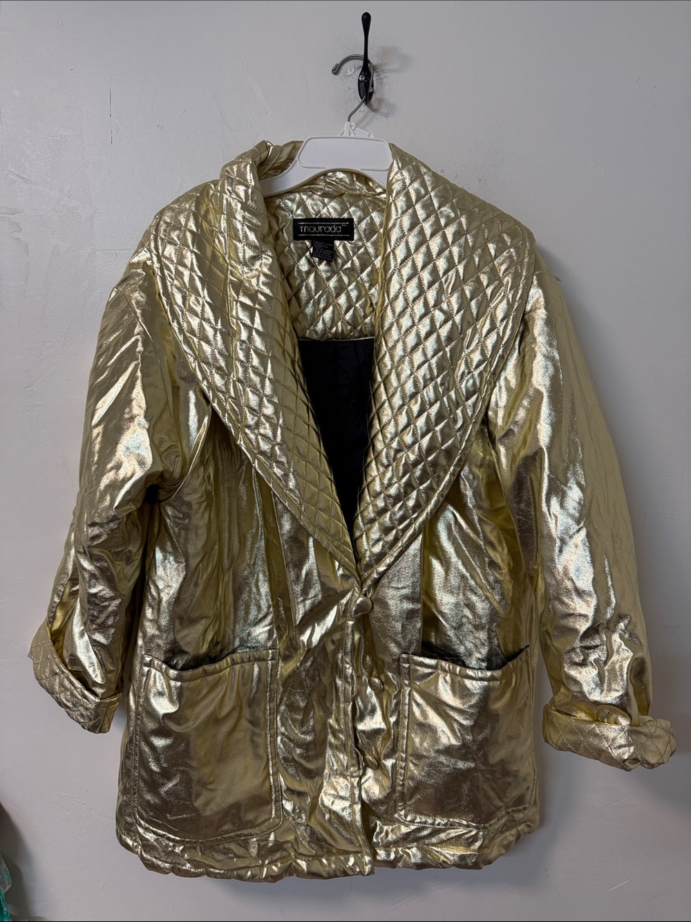80’a Metallic Gold Quilted Shawl Collar Puffer Jacket